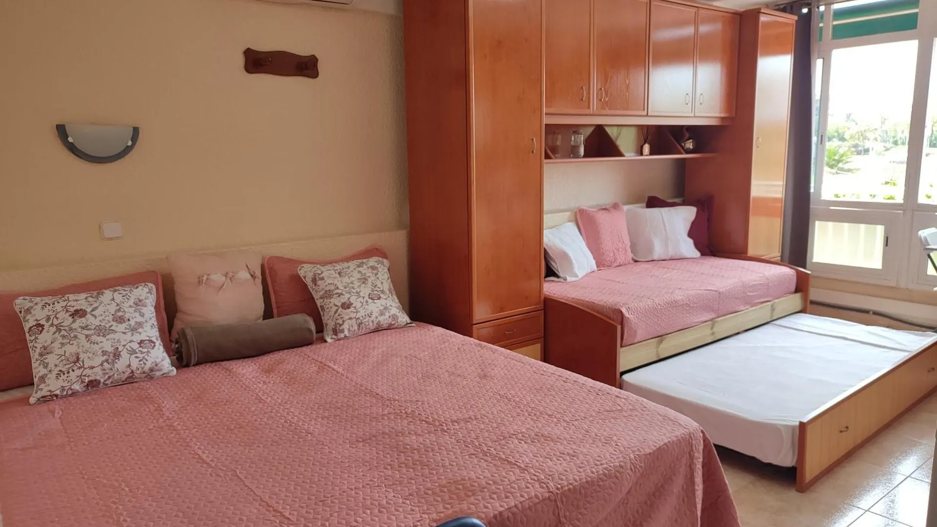 La Casita De Munecas - La Pineda Playa Apartment