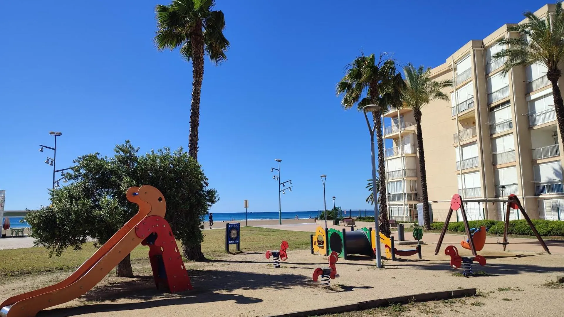 La Casita De Munecas - La Pineda Playa